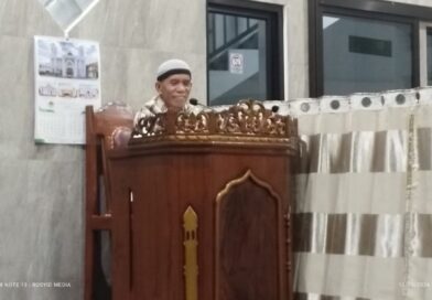 Tausiah Deni Heriyanto di Masjid Al Mukmin Tambaksari: Ajak Umat Beribadah dengan Tulus